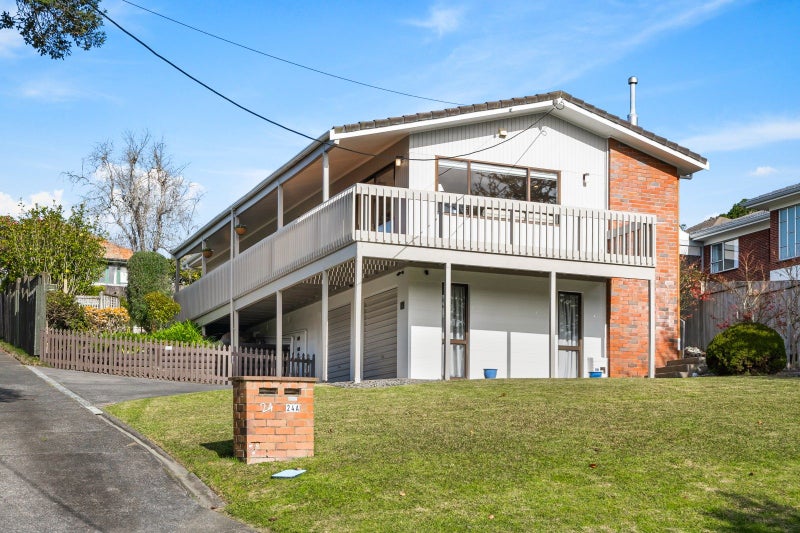 2/24 Penzance Road, Mairangi Bay, Auckland - Carousel 1