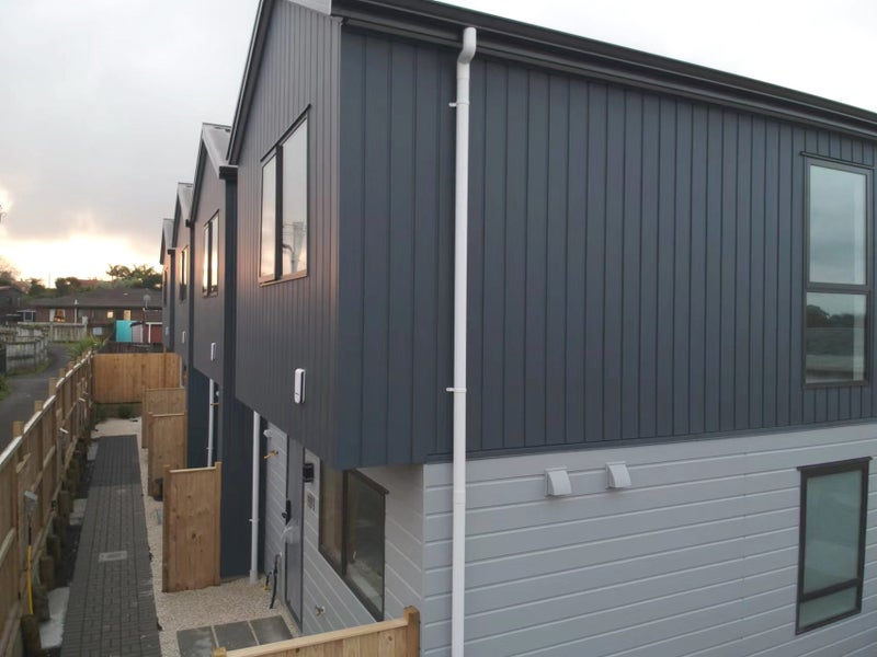 10D Roberts Road, Te Atatu South, Auckland - Carousel 2