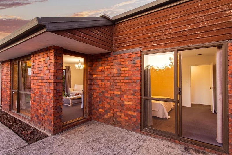 1/18 Winters Road, Redwood, Christchurch - Carousel 2