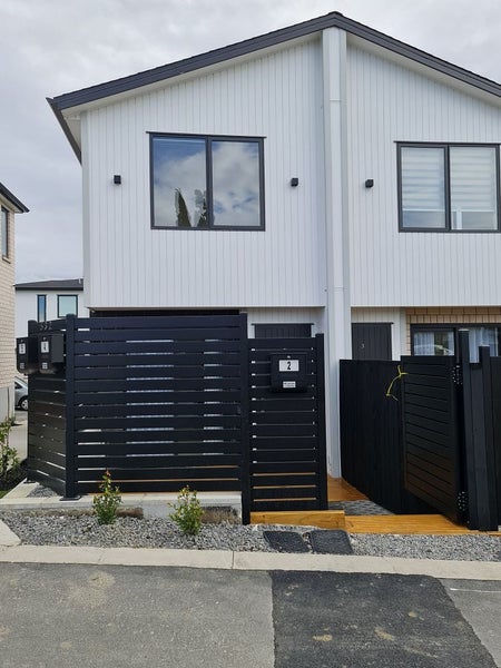 2/532 Glenfield Road, Glenfield, Auckland - Carousel 1