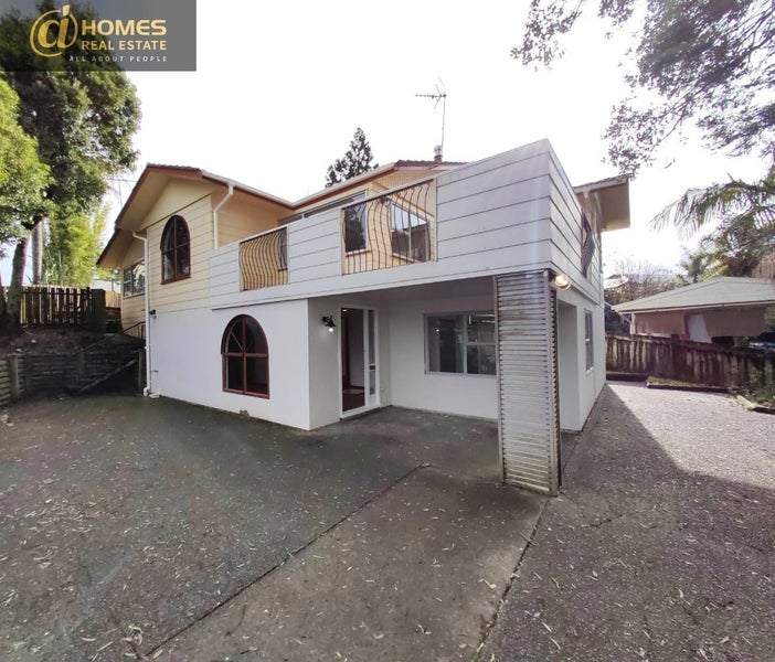 40 Eyre Street, Henderson, Auckland - Carousel 1