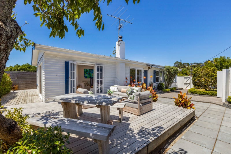 1/46 Matipo Road, Mairangi Bay, Auckland - Carousel 1