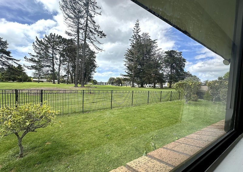 12 Seneca Court, Golflands, Auckland - Carousel 12