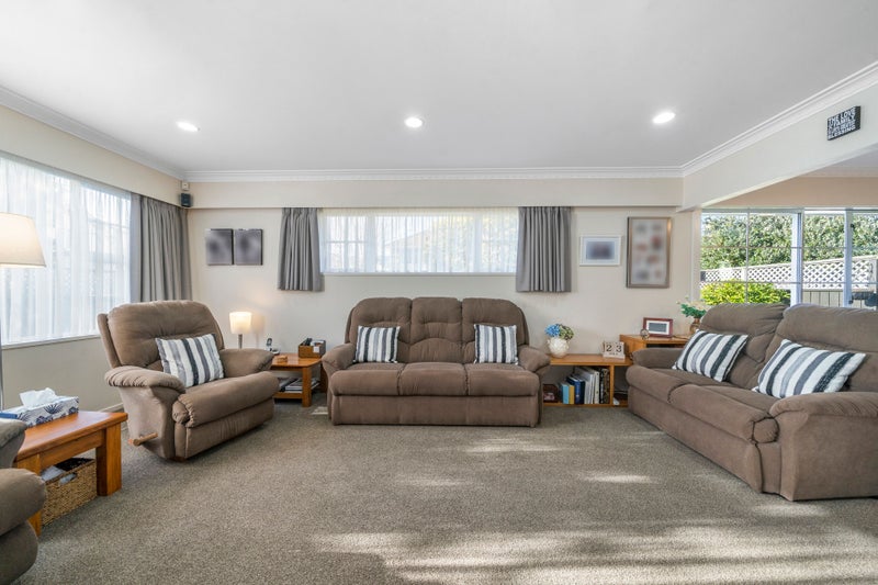 2/18 Chesney ST, Avalon, Lower Hutt - Carousel 2