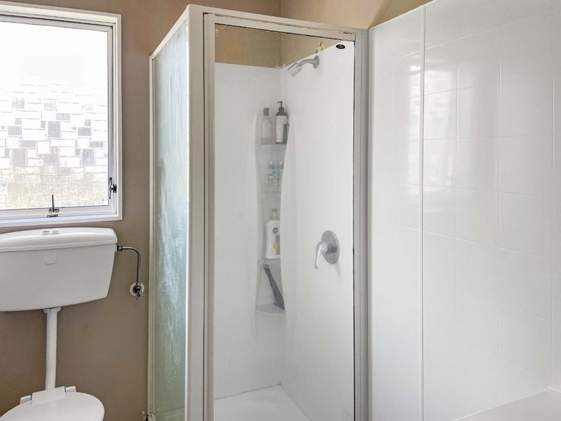 4B Flock Grove, Fairfield, Lower Hutt - Carousel 4