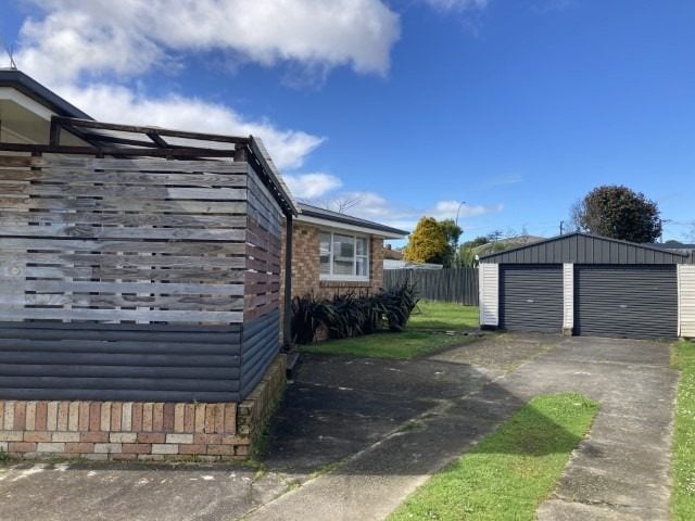 24 Laurence Street, Queenwood, Hamilton - Carousel 2