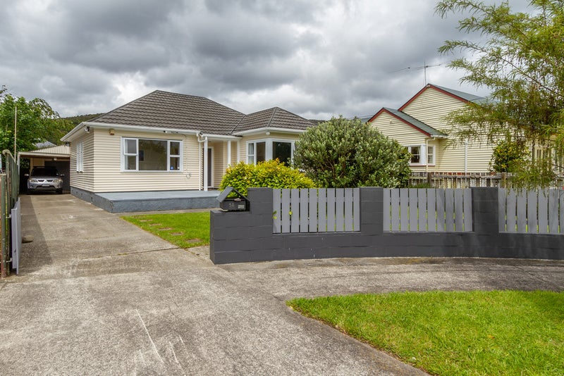 14 Purser Grove, Fairfield, Lower Hutt - Carousel 1