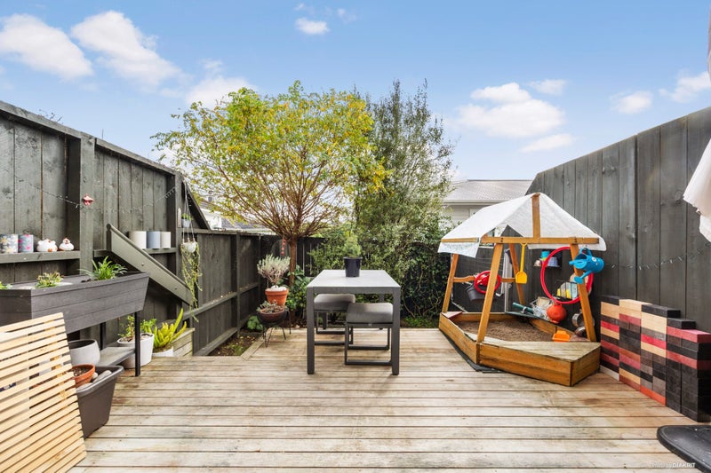 36C Erima Avenue, Point England, Auckland - Carousel 1