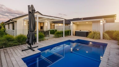 10 The Meadows Drive, Flagstaff, Hamilton - Carousel 1