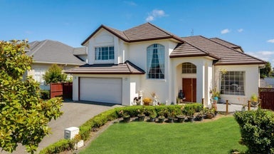 35 Claremont Way, East Tamaki Heights, Auckland - Carousel 1