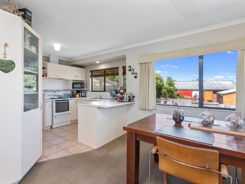 15 Norwich Place, Bethlehem, Tauranga - Carousel 1