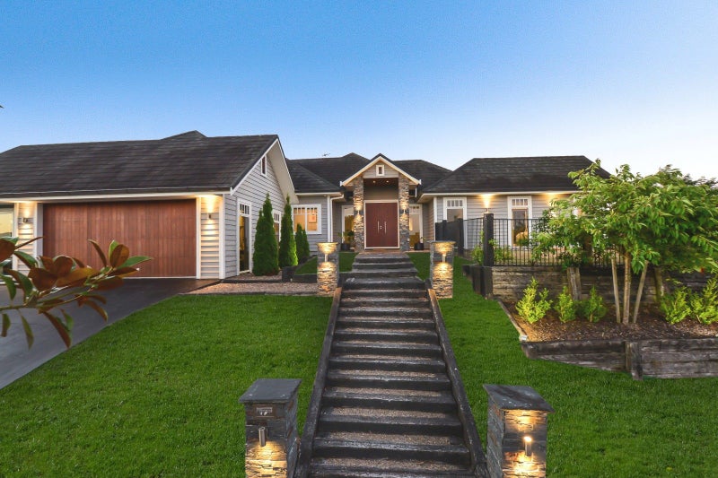 17 Karl Michael Crescent, Flagstaff, Hamilton - Carousel 1