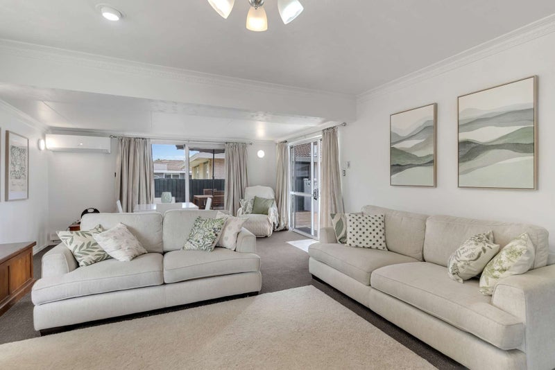 91B Cottonwood Street, Parklands, Christchurch - Carousel 1