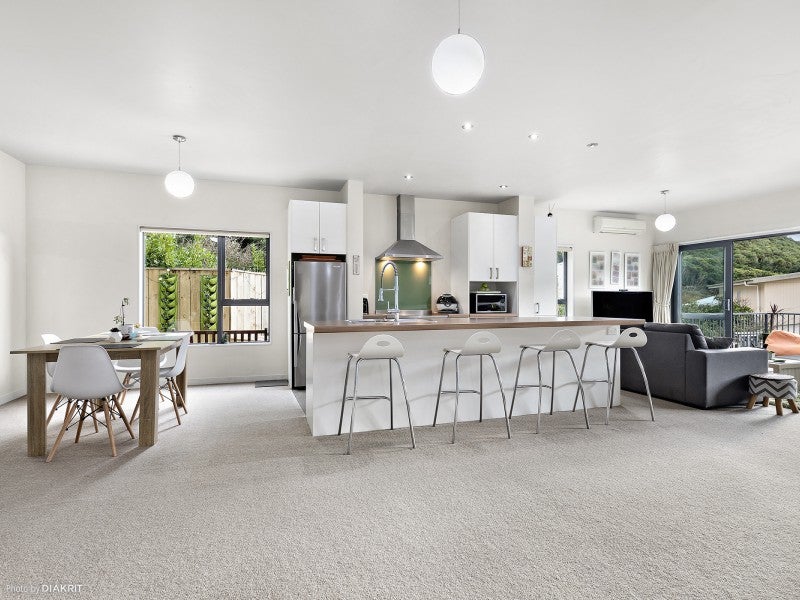 11 Rarangi Way, Owhiro Bay, Wellington - Carousel 2