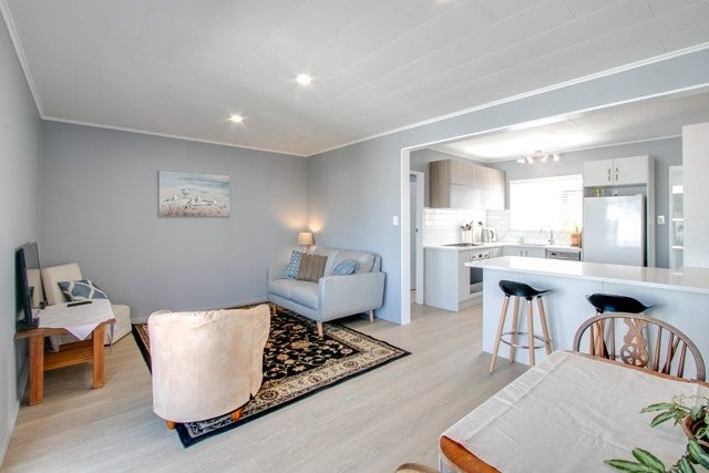 6 Gipps Place, Tamatea, Napier - Carousel 2