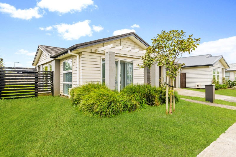 13 Rere Close, Takanini, Auckland - Carousel 1