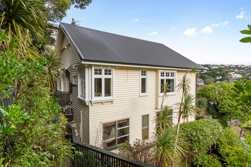 16 Upland Road, Kelburn, Wellington - Carousel 1