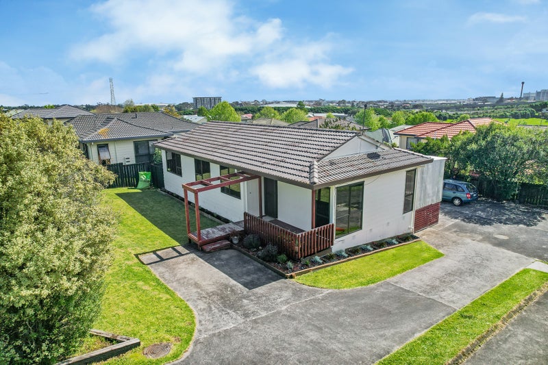 59 Everglade Drive, Goodwood Heights, Auckland - Carousel 1
