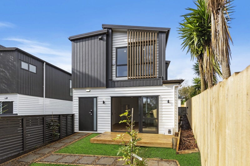 8A Tahinga Street, Northcote, Auckland - Carousel 2
