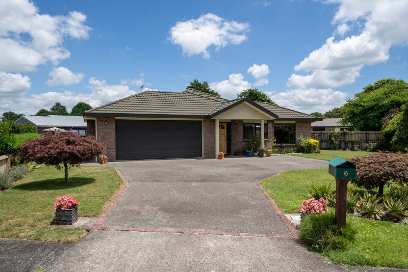 6 Alley Place, Leamington, Cambridge - Carousel 1