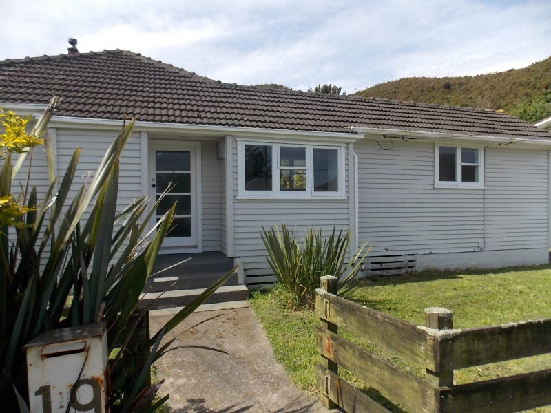 19 Kowhai Street, Naenae, Lower Hutt - Carousel 2