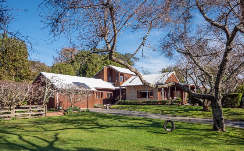 11 Saville Place, Pyes Pa, Tauranga - Carousel 1