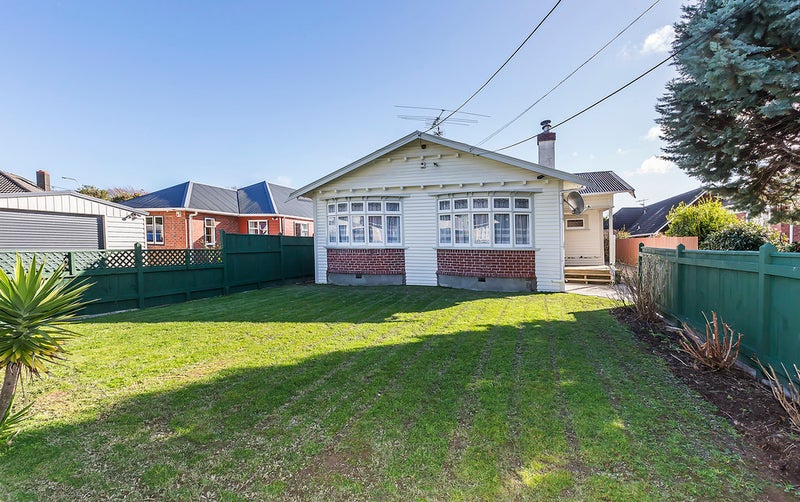 1/5 Raymond Terrace, Fairfield, Lower Hutt - Carousel 1