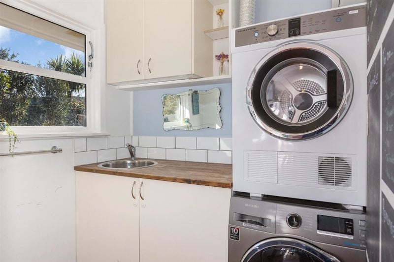 16 Montreal Grove, Kingston, Wellington - Carousel 24