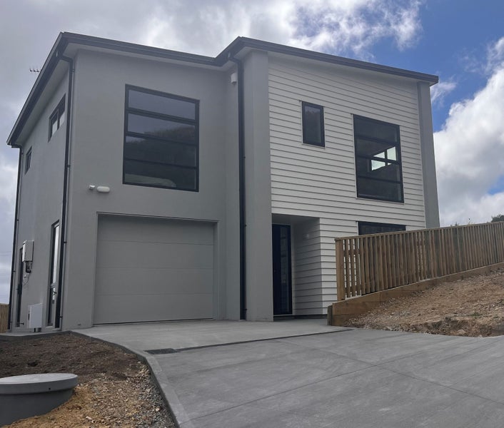 24 Camber Drive, Whitby, Porirua - Carousel 1