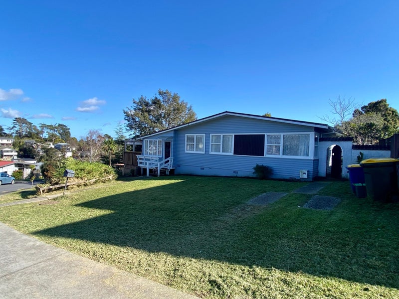 3 Pavola Grove, Glenfield, Auckland - Carousel 1