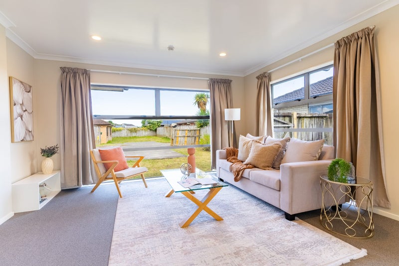 19 Jury Place, Favona, Auckland - Carousel 2