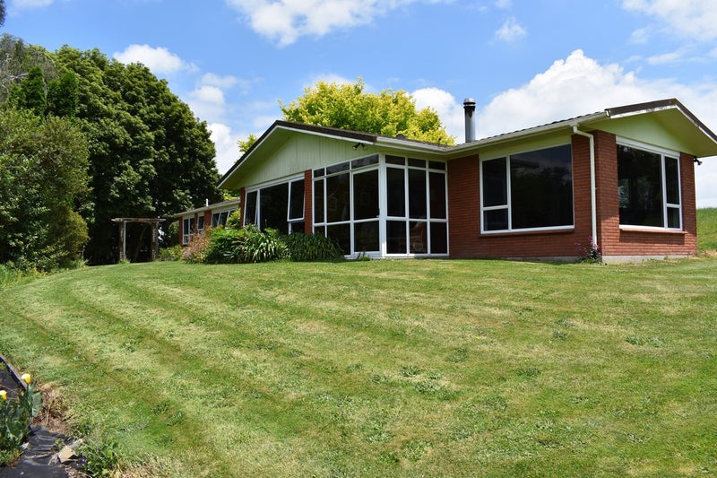 357 State Highway 5, Tirau - Carousel 1