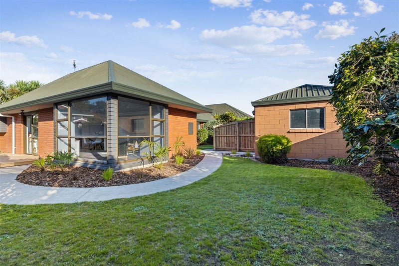 2/11 Gatonby Place, Avonhead, Christchurch - Carousel 2