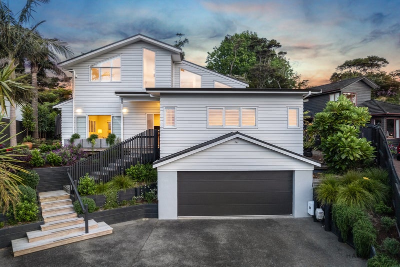 32 Chamari Close, Titirangi, Auckland - Carousel 1