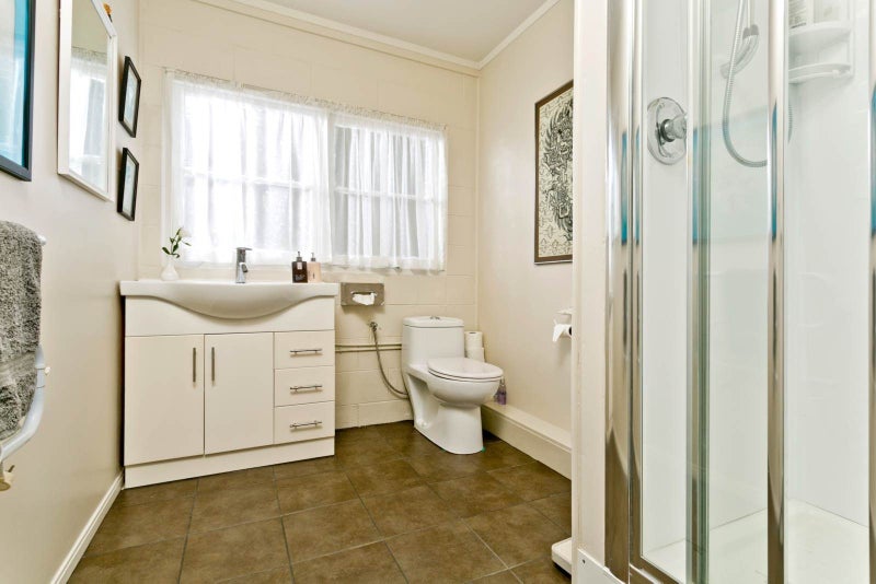 3/183 Shakespeare Road, Milford, Auckland - Carousel 2