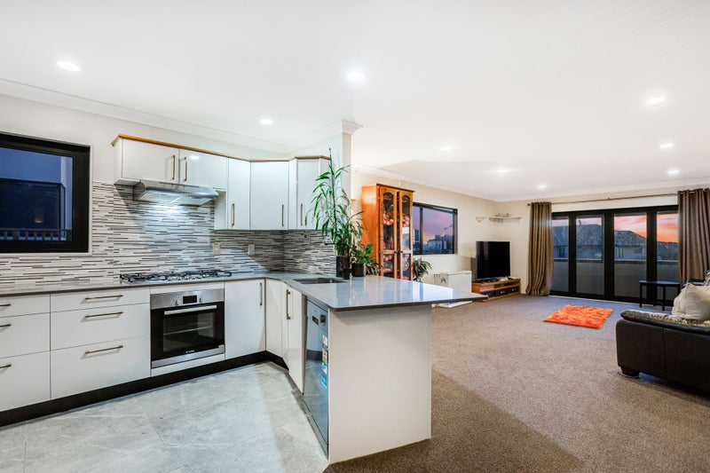 125 Eskdale Road, Papakowhai, Porirua - Carousel 2