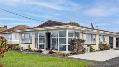 19 King George Street, Broad Bay, Dunedin - Carousel 1