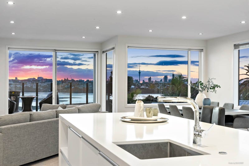 3/11 Awarua Crescent, Orakei, Auckland - Carousel 1