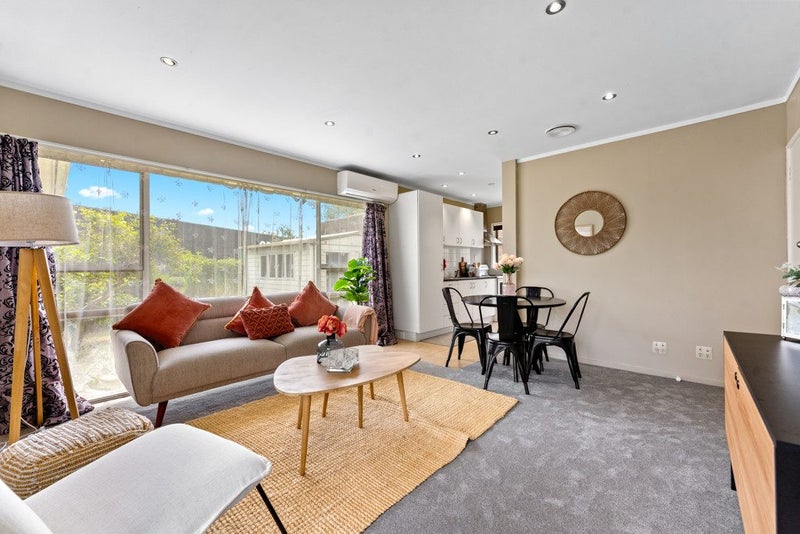 6/4 Panorama Road, Mount Wellington, Auckland - Carousel 1