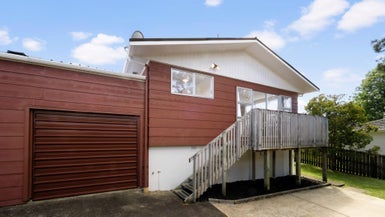 2/10 Kemp Road, Massey, Auckland - Carousel 1