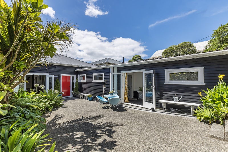 11 Stanley Street, Berhampore, Wellington - Carousel 1