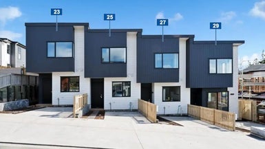 27 Paina Crescent, Massey, Auckland - Carousel 1