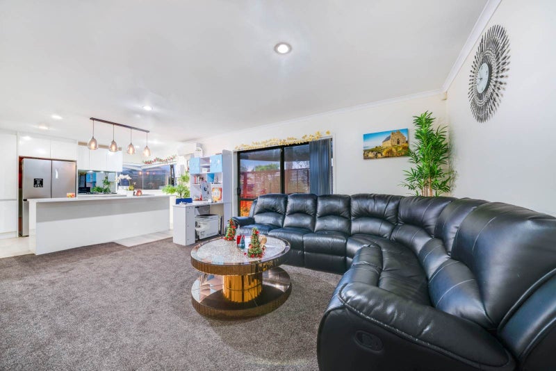 2 Lane Road, Weymouth, Auckland - Carousel 2