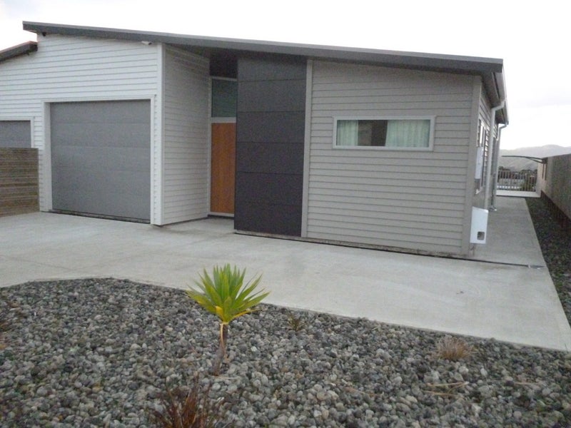 10B Semaphore Lane, Whitby, Porirua - Carousel 2