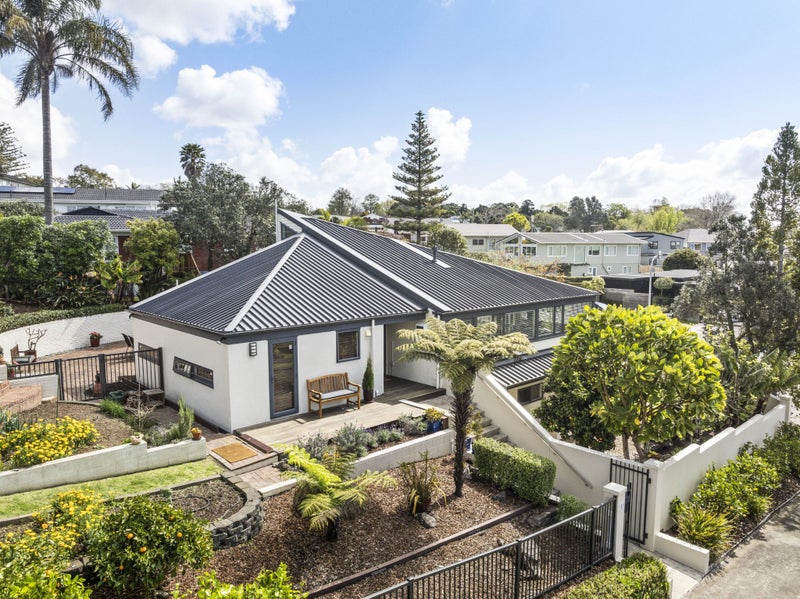 1 Beere Place, Meadowbank, Auckland - Carousel 1