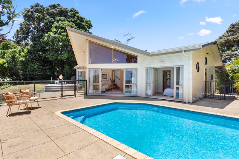 53 Waiheke Road, Waiheke Island, Waiheke Island - Carousel 1