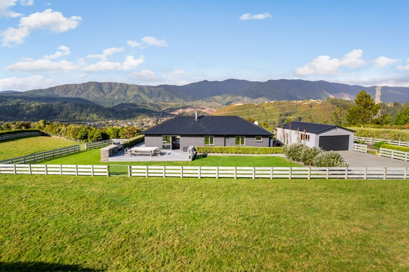 142 Fairview Drive, Birchville, Upper Hutt - Carousel 1