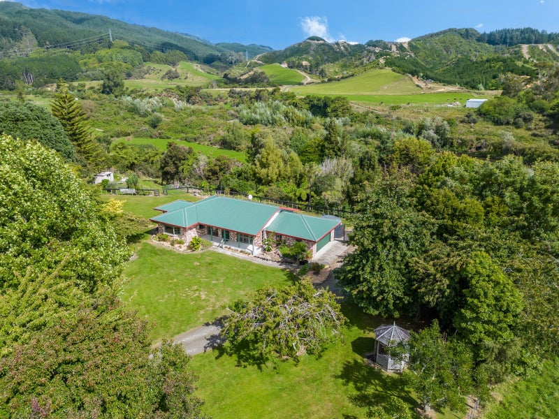 266 North Manakau Road, Manakau, Levin - Carousel 2