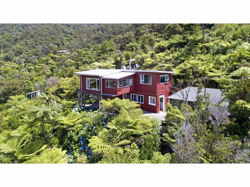 29 Hope Drive, French Pass - Carousel 1