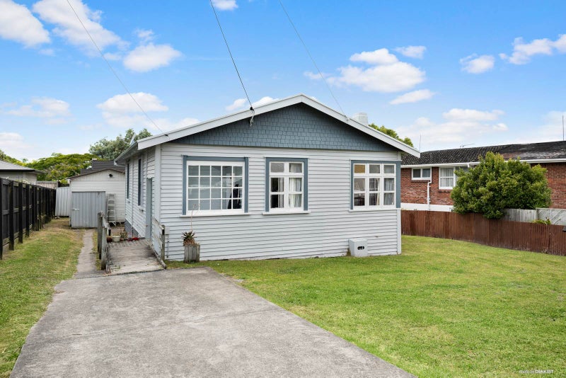 8 Hemi Street, Narrow Neck, Auckland - Carousel 1